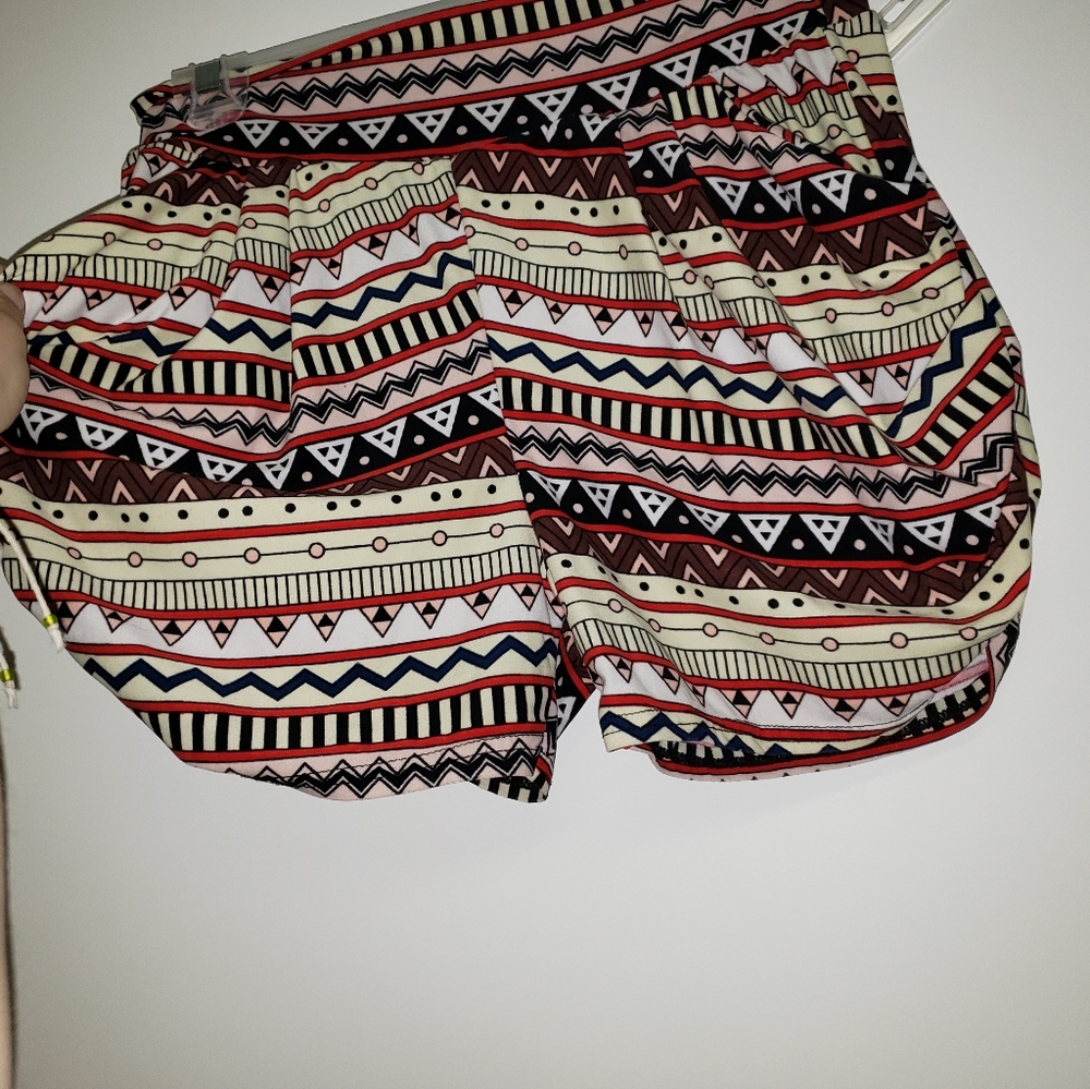 Shorts - Picture 2 of 7